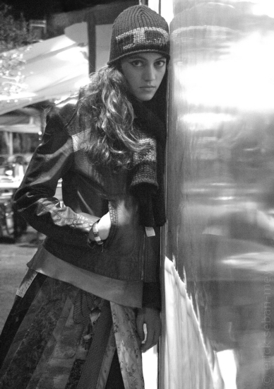 
Model : Maureen

Make up and Hair : Chirly Afriat

Photo : Erick Seban-Meyer (Nice, novembre 2003)

(cliquez sur l'image pour revenir)