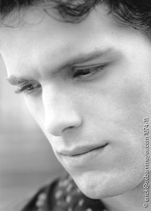 
Model : Marcio (Totem Model Agency)

Stylisme de plateau : Galle Hiver

Make up : Caroline Brillat

Photo : Erick Seban-Meyer (Paris, avril 2002)

(cliquez sur l'image pour revenir)